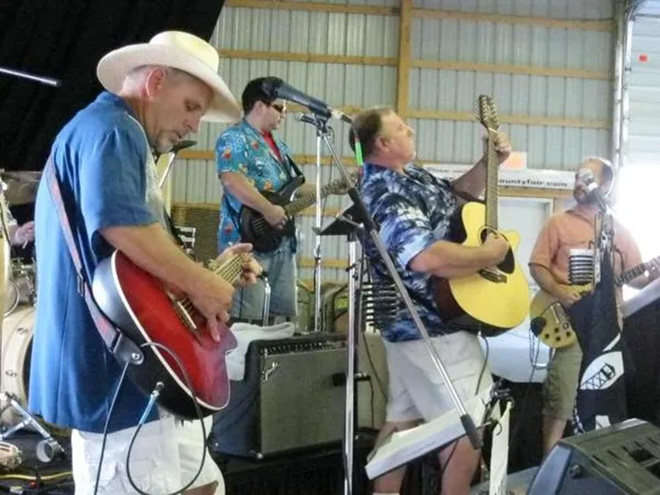 The Bingos playing at Carver County Fair