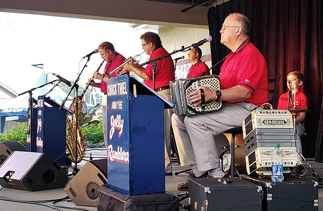 Jolly Ramblers performing live